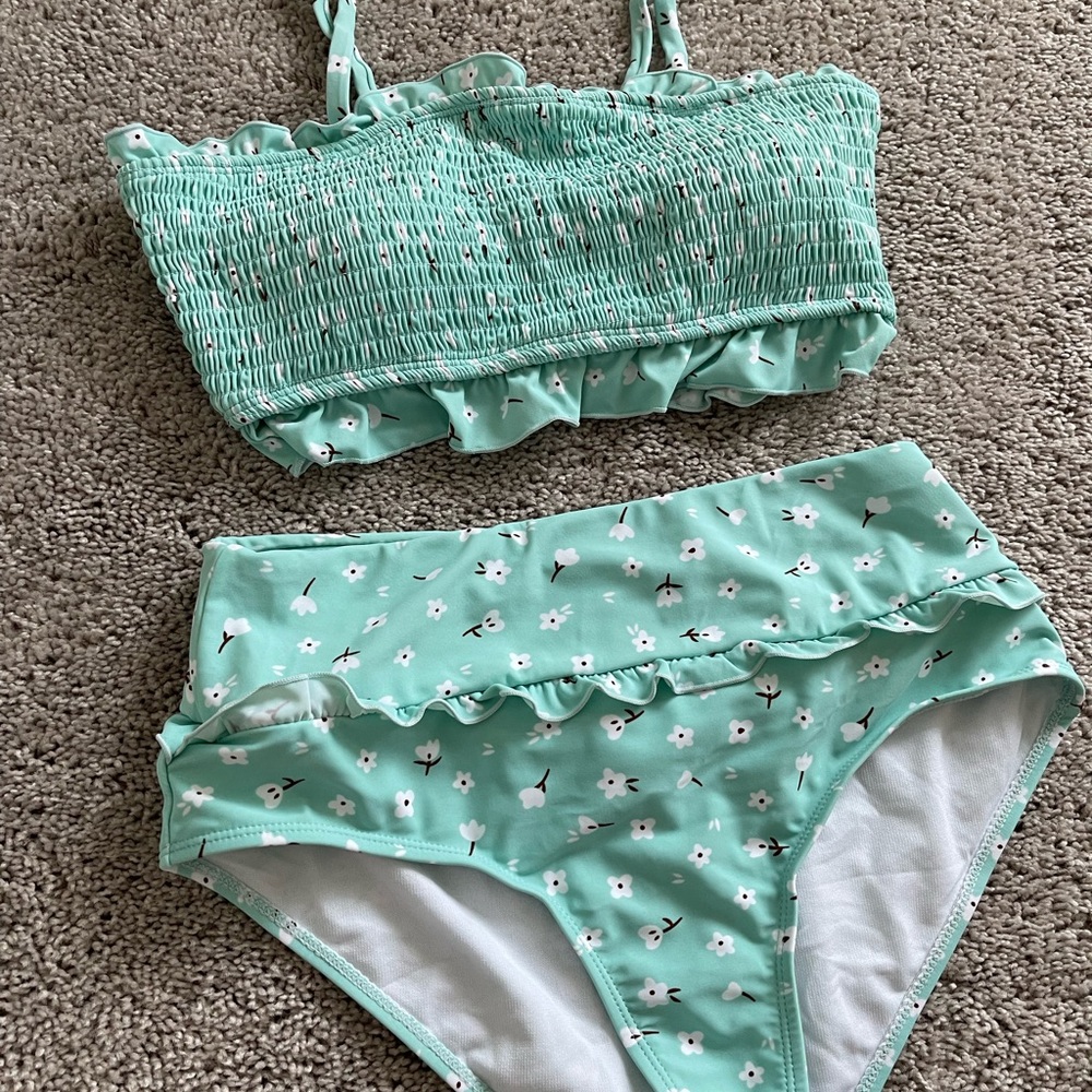 Bikini size Medium - Picture 2 of 7